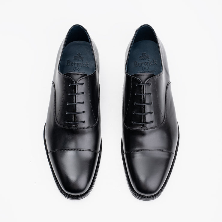 Cap toe Oxford in Black Calf