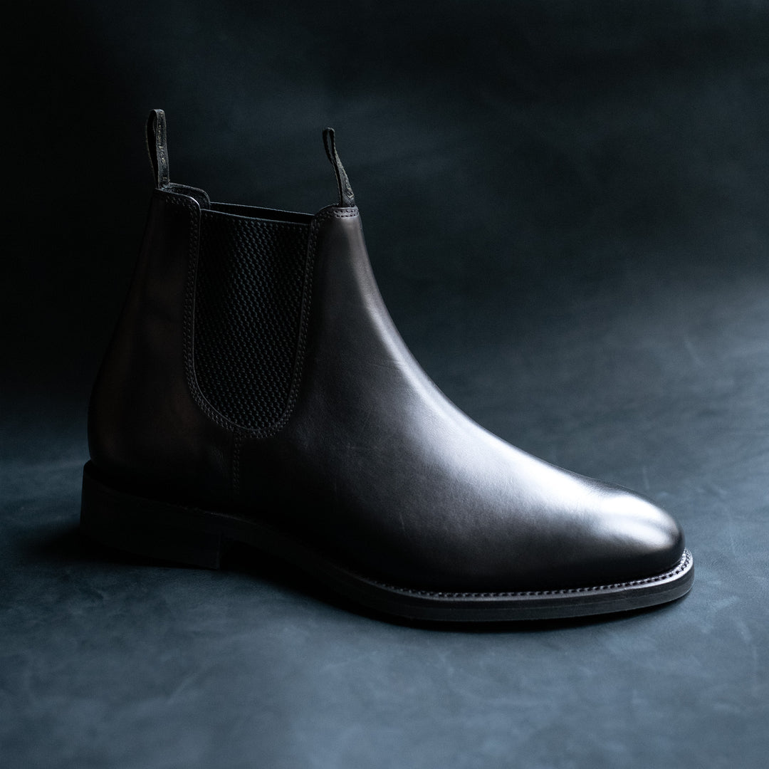 Chatsworth Chelsea Boot in Waxed Calf - Black – Caine Clothiers
