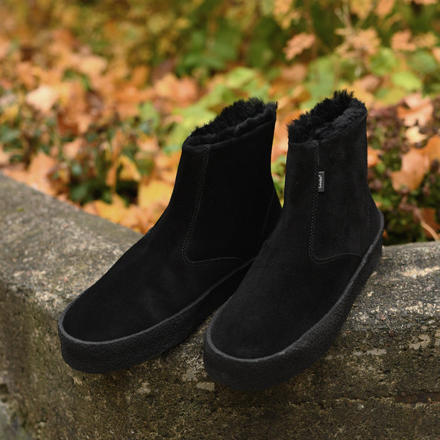 Curling Boot in Suede - Black