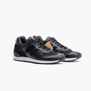 576 Sneaker in Black