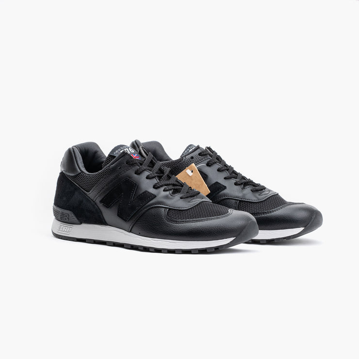 576 Sneaker in Black