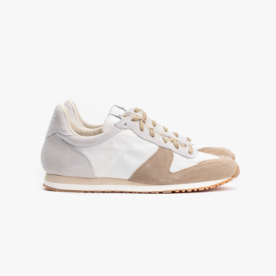 Marathon Sneaker in White / Beige