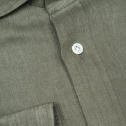 Cutaway Collar Shirt in Green Linen