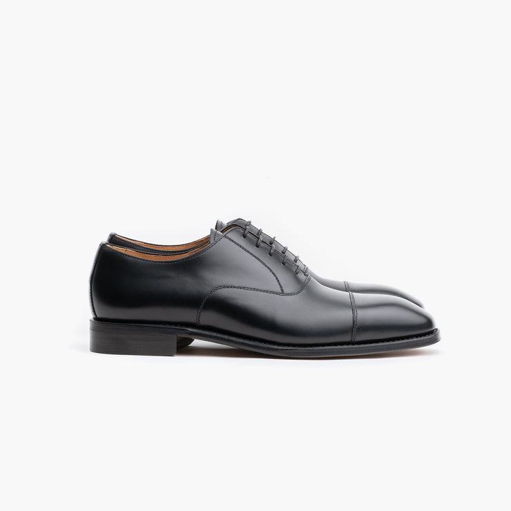 Cap Toe Oxford in Black Calf