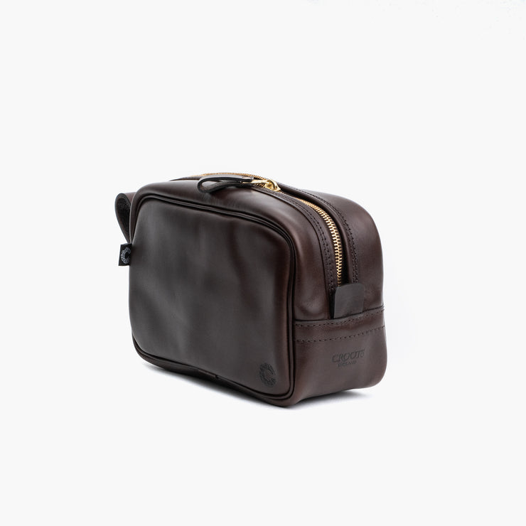 Travel Kit in Dark Brown Waxed Leather