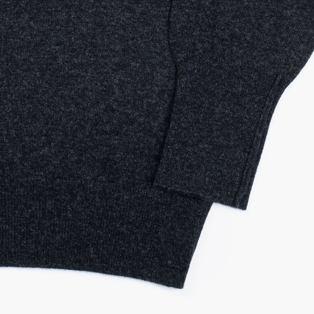 Gordon V-neck Sweater in Geelong Wool - Charcoal